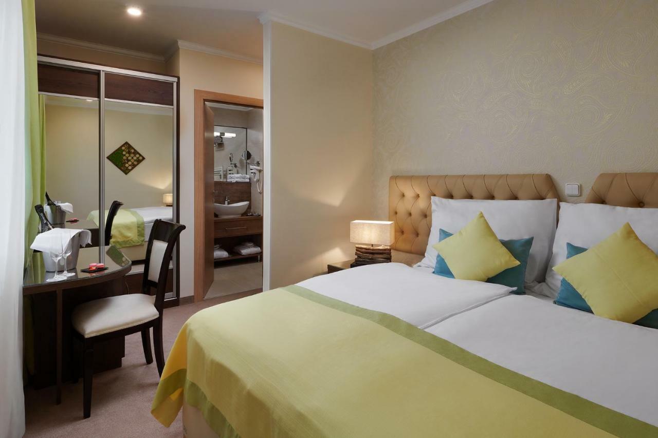 Honour And Grace Hotel Jachymov Exterior photo