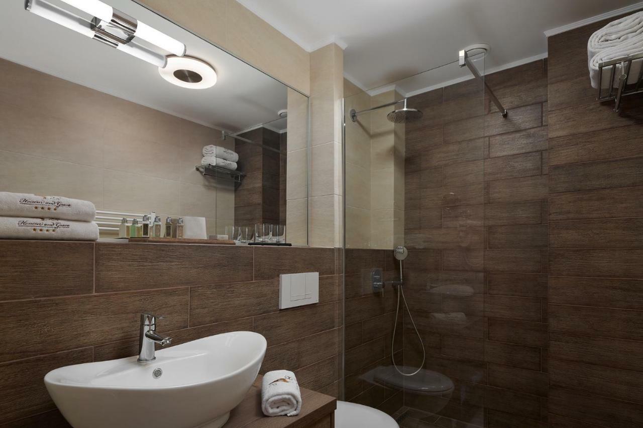 Honour And Grace Hotel Jachymov Exterior photo
